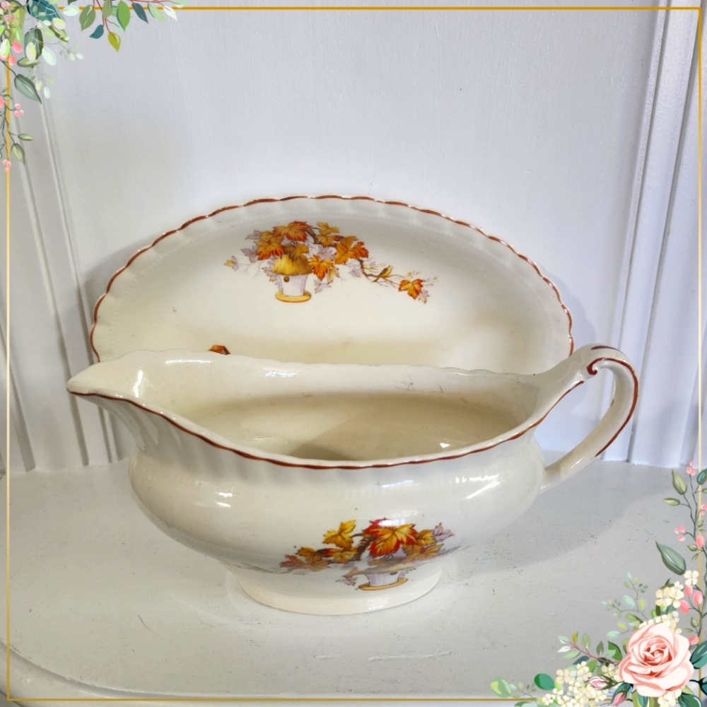 Antique Vintage  J&G Meakin gravy boat, 1920 England rare rare, collectible
